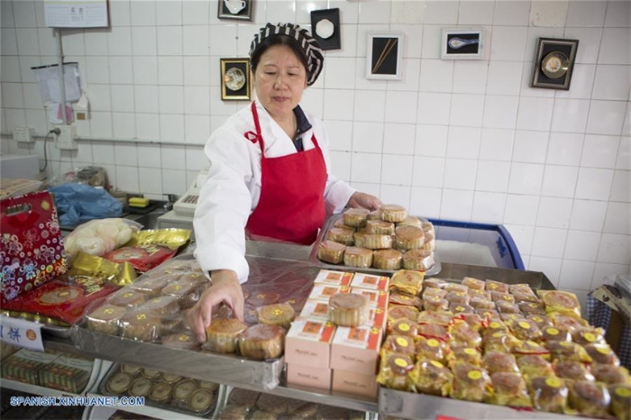 Venden pasteles de luna en barrio chino de Buenos Aires