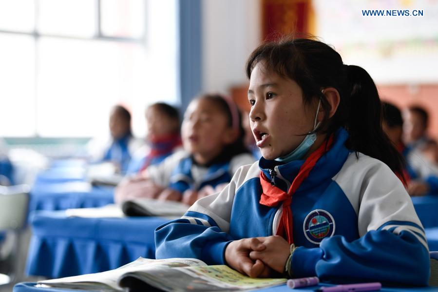 Students are in class in a primary school in Gande County of Tibetan Autonomous Prefecture of Golog in northwest China